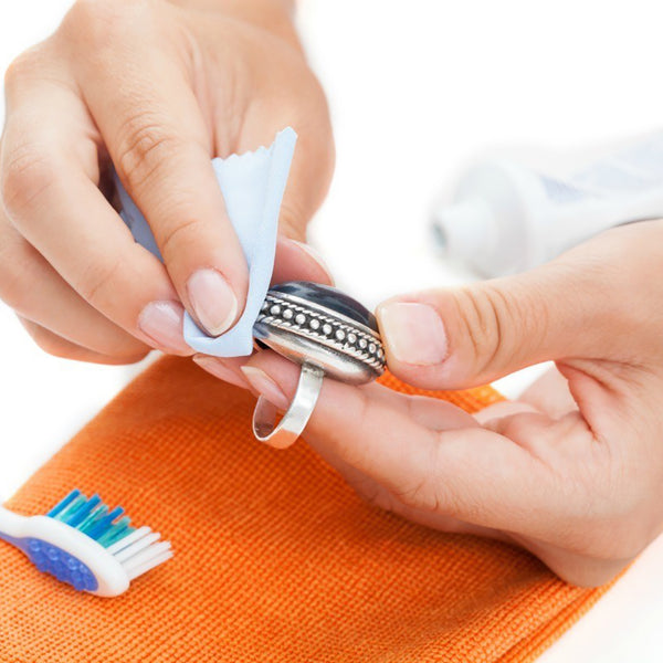 How to Clean Your Silver Jewelry at Home
