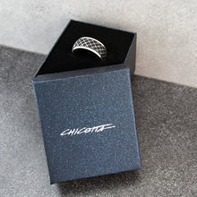 Load image into Gallery viewer, Plaid Design Oxidized Sterling Silver Band Ring
