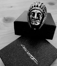 Görseli Galeri görüntüleyiciye yükleyin, Supreme Native American Design Sterling Silver Ring