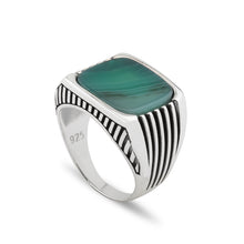 Görseli Galeri görüntüleyiciye yükleyin, Sterling Silver Ring with Large Rounded-square Water Green Agate