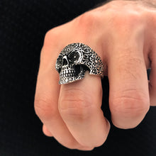 Görseli Galeri görüntüleyiciye yükleyin, Floral Skull Sterling Silver Biker&#39;s Ring with Dull Eyes
