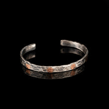 Görseli Galeri görüntüleyiciye yükleyin, Chicotta Men&#39;s Handcrafted Sterling Silver One-Size Cuff Bracelet with Nailed Copper Pieces